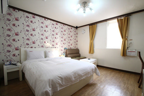 צ'אונן Cherbourg Hotel מראה חיצוני תמונה