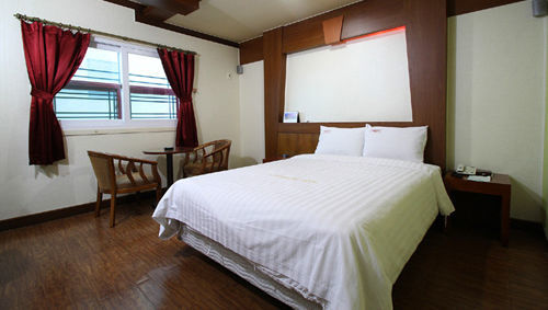 צ'אונן Cherbourg Hotel מראה חיצוני תמונה